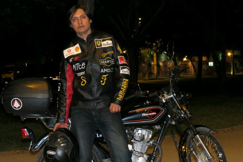 Me gusta viajar en mi moto, buscando la libertad...