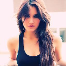 Dulce María Espinoza Saviñón é uma atriz, cantora, e compositora mexicana  QUE CONQUISTOU O MUNDO (:
