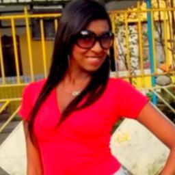 Baiana, intelectualizada, amiga, divertida, amante de tecnologia da informação, dentre demais características que são conhecidas pelos intimos. ;)