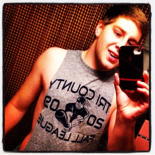 ARobz23's profile picture. 