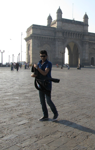 chinu_151091's profile picture. Making Each Day Count...Friends For Life...,Love,Fights,Night Life...Money... Music = Drug ..