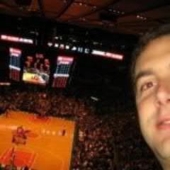 Apasionado de la tecnología, el baloncesto, la familia y los amigos ... y de otro mundo mejor.