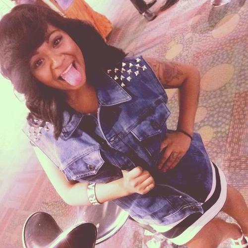 Some people come into our lives and quickly go. Some stay awhile and leave footprints on our hearts, and we are never the same. ♥ ¯\(ツ)/¯