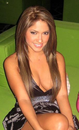 My old profile has more pictures click here - http://t.co/RKbaPyTE (must signup to prove you are over 18)