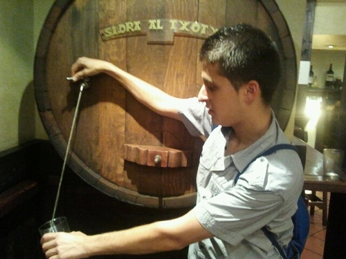 Ingeniero de Telecomunicaciónes, Cerveperro y viajante empedernido.