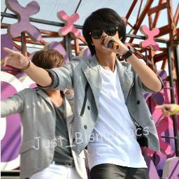 Aku mau potret semua hal yg indah didunia ini. dengan hati aku, biar bisa aku bawa pas aku mati (˘̩̩̩⌣˘̩ƪ)