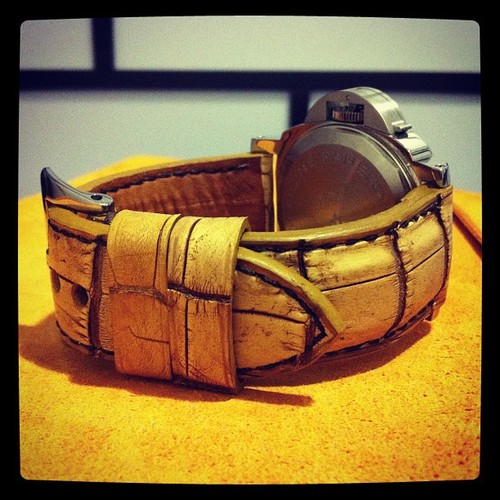 AtelierThibot's profile picture. French strap maker