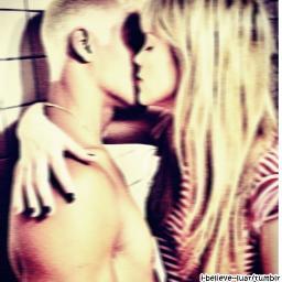 JustLoveSoMic_'s profile picture. @sophiabrahao &&' @MicaelBorges_ Meus bebês ♥ . Since : 31/01/2012 ♥