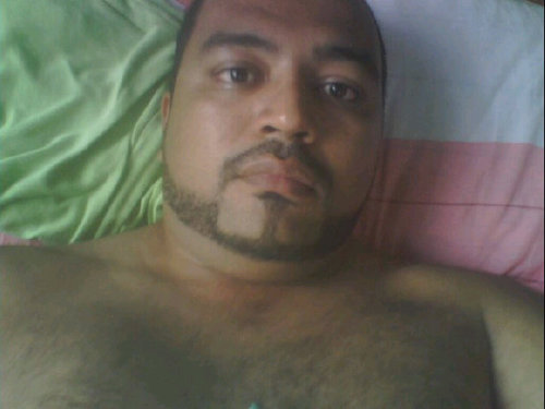 Moreno caliente en busca de mamis que la quieran pasar muy rico