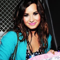 since: 03 of july [...] my world revolves around finding ways to make you smile @ddlovato s2