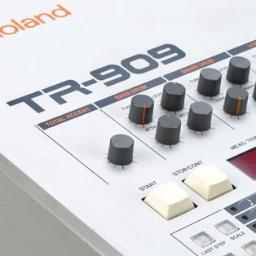 techno dj's y Productores que actualmente residen en España.DJ, artista vivo, el productor / compositor.