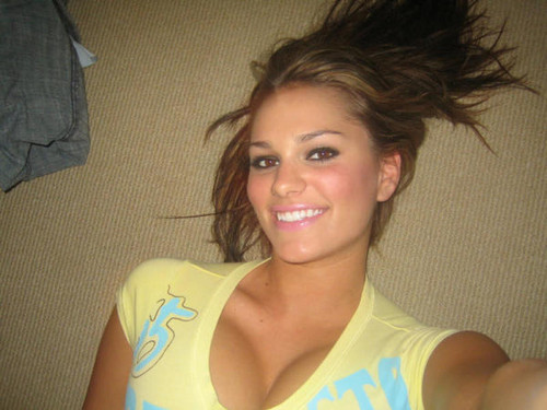 eloisegeraldine's profile picture. 