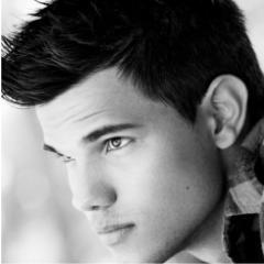19.Ex-Gryffindor. Moreno, musculoso, simpático, divertido...@IrisMurray0 te quiero preciosa. #SpanishHPFakes