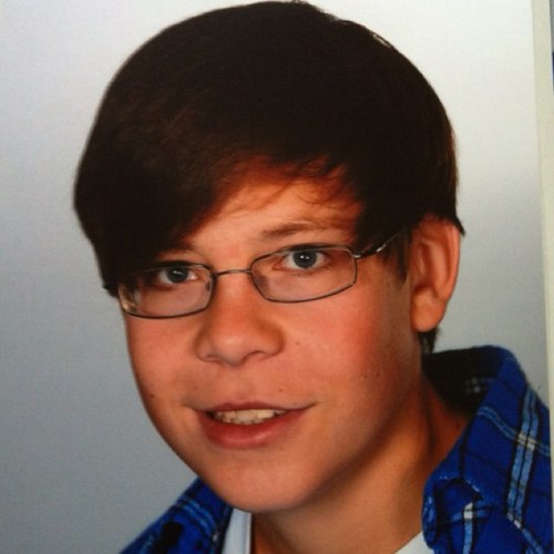 JulianFoster21's profile picture. Follow me please !:)