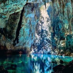 3 em 1: Rapel, Flutuação e Mergulho. 72 metros de descida vertical, até o deck sobre o lago de água cristalina. #TurismoDeAventura.