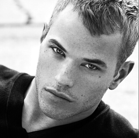 PagingDoctorEmm's profile picture. Best friend to @DoctorBetrayMe and fellow doctor at Manhattan General. [Mature Content RP]