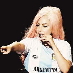 Little Mons†er ❤  #BTWBall 16 † 11 † 12 ♡  ♛ ᴳᴬᴳᴬ Queen Of Pop ♛ Followed by: @LucCarl ♥ @Yokoono☮ @MTV ★