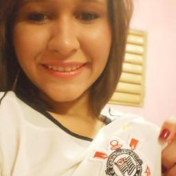 Ariana, 19 anos, CORINTIANA, apaixonada pela vida, twiteira, rockeira, muito simpatica :D, paraibana nata!