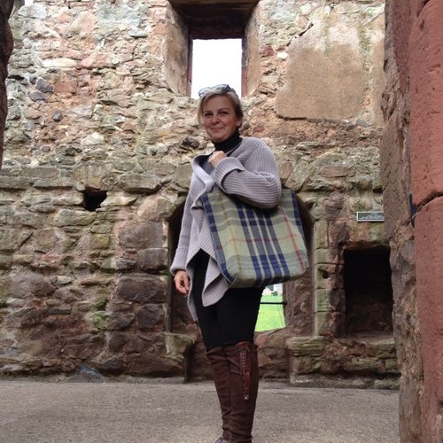 astays's profile picture. 