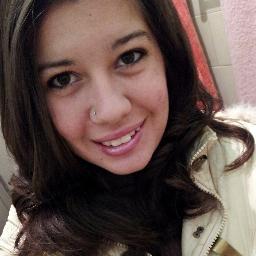 Aquariana, 18 anos, sincera, imprevisível, ciumenta, e amante da liberdade. Apaixonada pelo SPFC ♥
 Fé é o que me move, e Deus é o que me motiva.