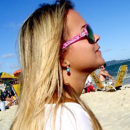 Estudante da UFSC, ariana, colorada, gaúcha e de bem com a vida. 
Aquilo que se faz por amor está sempre além do bem e do mal.” (Nietzsche, Friedrich)