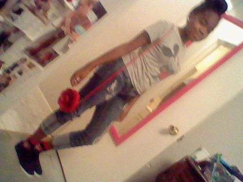 im tht selfmade fee , im bout miness , ntt worryin boutt no othaa hoee , im tht colee fee tht big head fee tht stay on ur mindd !!!