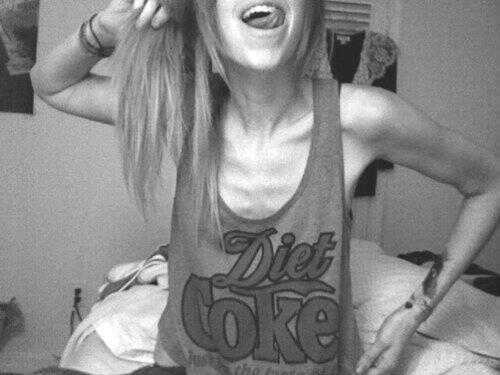 18 years young. 5'3. Diagnosed w/ Anorexia September 22, 2012.  HW:134 CW: 109.4 GW1: 110(x) GW2: 105 GW3: 99 UGW: 85lbs.