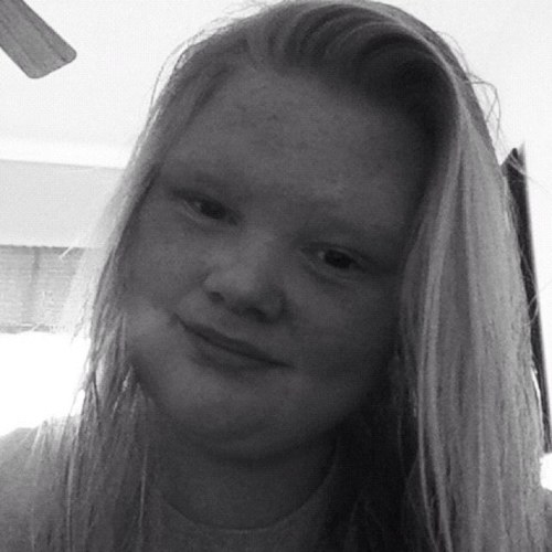 My name is Cassie Im a singer. I love to sing Alabama Crimson Tide Fan 3 @ItsKyAdams Is my Best Friend.