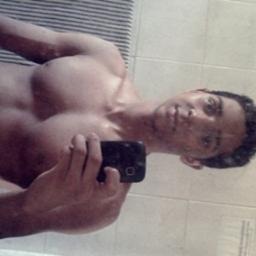 Inteligente,lindo,compreensivo,impaciente,louco,nervoso  um pouco de mim  está ai !! (: