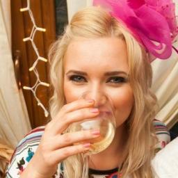 Yashova_8888's profile picture. 