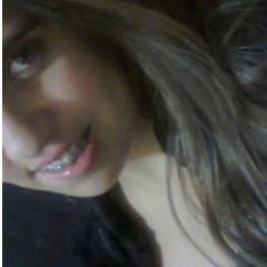 Sou extrovertida gostoo de fazzer novaas amizaades ...amooo meus amigoos ee tbm ouviiir musicaaa ;) ;) !!!