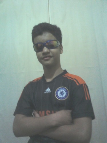 eu gosto de pizza,de lanche,sorvete,jogar ps3 e,do maior dj do mundo david guetta,e das sagas crepusculo