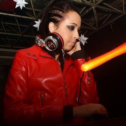Journalist, also an aspiring musician and an 'apprentice' of fashion design living in the USA and yet a DJ in my spare time. ;)