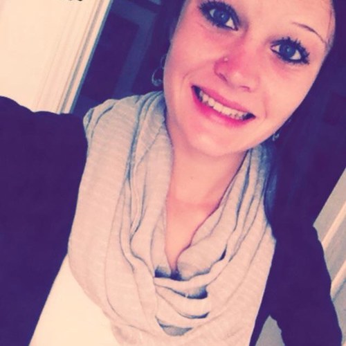 The name's Kaylee(: 16 years young. Single. Sophmore. Taco Bell. Cody Simpson. I hate stupid people(;