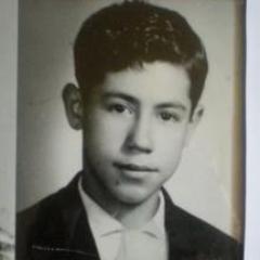Abogado y Notario. Maestría en Derecho Penal. Exiliado por amor. Engañado por los libros y los maestros, pero me apasiona  El Derecho y la Justicia Social
