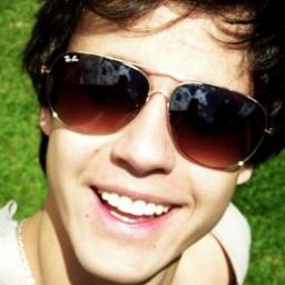 Dona @lahrissa_ seguido e oficializado pelo @Gabriel_Merling ao 12:43 no mesmo dia 28/07/11, sumo mas NUNCA esqueço *.*