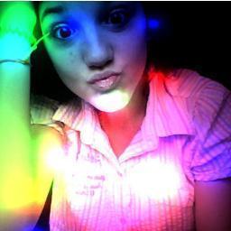 Hola me llamo Sofia, tengo 14 años , Soy de Argentina, Emm amo Hora de Aventura y Un show Mas . Prácticamente soy adicta xd ツ.seguime @purplewithSwag_