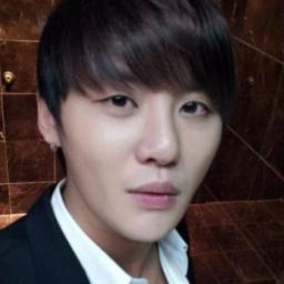 맞팔율 100%. 보드시즌만을 기다립니다. 관심사 공유 좋아요~ 일상즐겨요~ EPL잼나요. 같이 놀아보아요^^