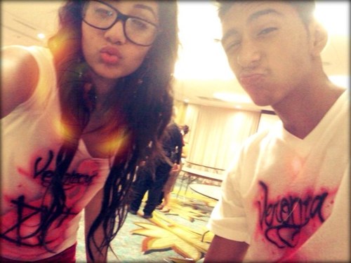 Eduardo be the lucky guy in my life3
Krystal be my name while your here make the button turn c;