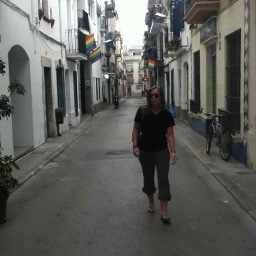 Lezzgetpersonal's profile picture. I'm a lesbian who finds lesbianisms funny. #teamlesbian
