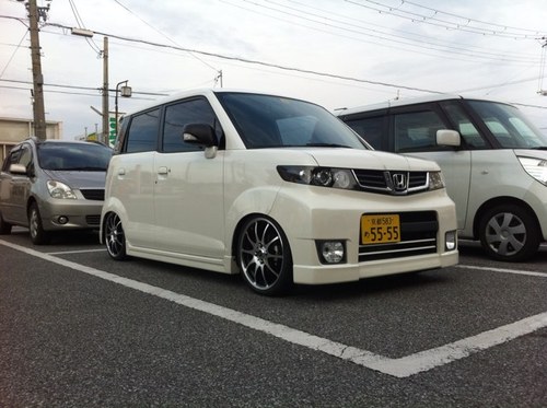 ゼストスパークにのってます！まだまだなスパークですが、車高短スパーク目指して頑張ります！
