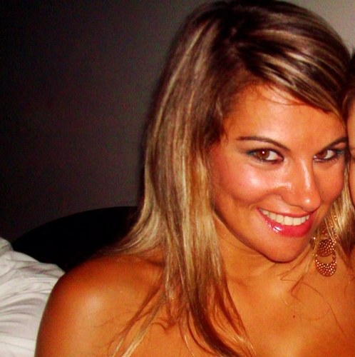 Portuguese girl living in Australia. I’m in love with travel, cars, fashion, photography and animals! I want to travel the whole world! Follow me!
