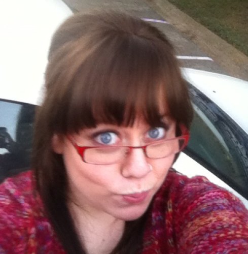 Hedoooo there!! My name is Emily! My life is a stage on which I act, sing and dance! I love life to be happy and I love my hunk of a husband! Dee End!! :D