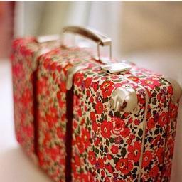 smwhrinbtwn's profile picture. 