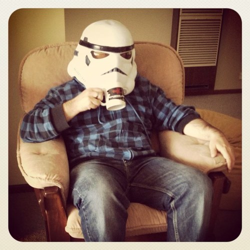 Just a stormtrooper chilling at home, enjoying a coffee. 🇦🇺🇳🇴 Also find me at @brentmuir@aus.social