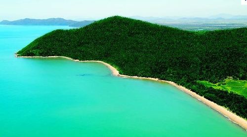 a 1.4 billion dollar resort on the Queensland coast of Australia great access to the Great Barrier Reef