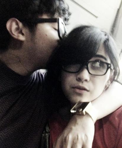 Satu diantara tujuh miliyar maniusia di Bumi, satu yang paling peduli kamu diantara mereka semua ♥ | SS gw @RgnaRhmwt {}