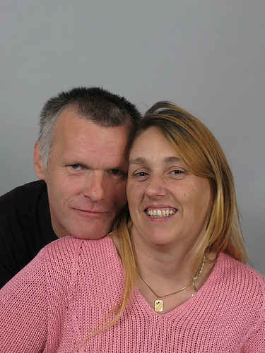 Wij zijn presentator bij een radiostation en wij doen de uitzendingen vanuit ons SIlvercafe elke Zaterdagavond via http://t.co/EdGAOHs0.