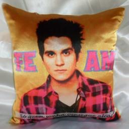 ALMOFADAS Luan Santana 20 reais (PROMOÇÃO) + frete. Confira as almofadas em nosso instagram. http://t.co/e1rIal2T