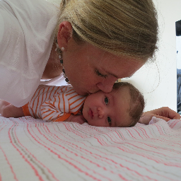 I am a Swede living in #HongKong running a #baby clothing company and #mummy to a #baby girl. Tweet about my #life, my business and everything #organic!